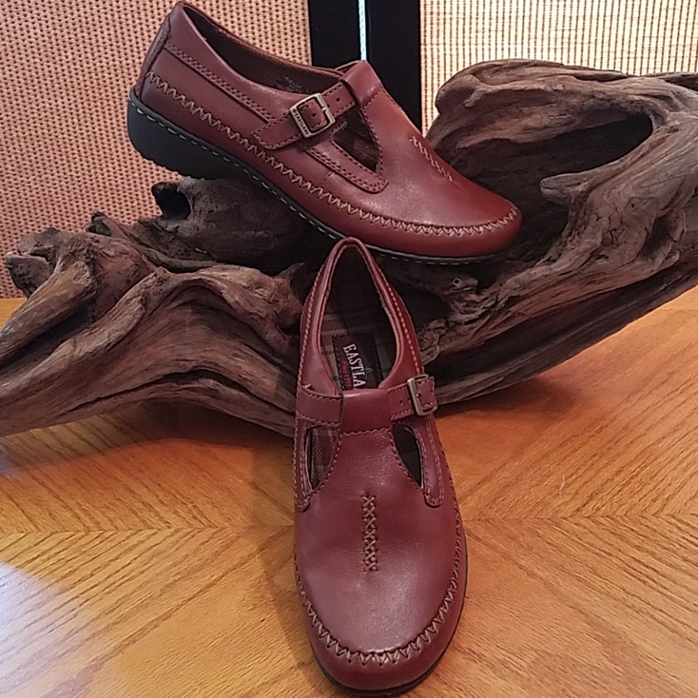 EASTLAND BUCKLED LEATHER MARY JANE LOAFERS SZ 6.5M